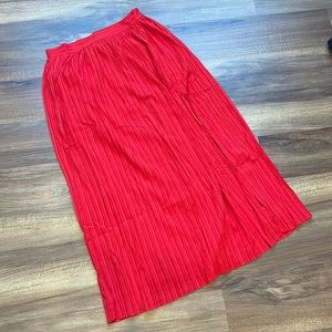 NEVER WORN ‼️ Lulus Red Midi Skirt with slit